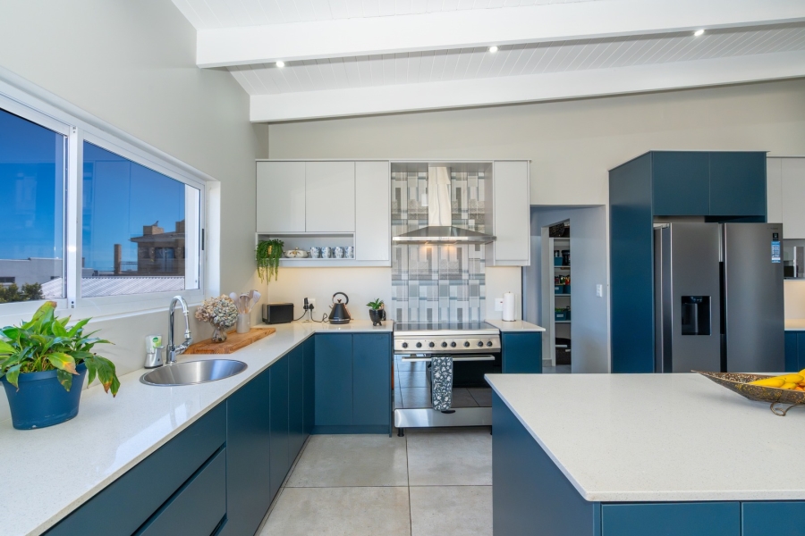 5 Bedroom Property for Sale in Myburgh Park Western Cape